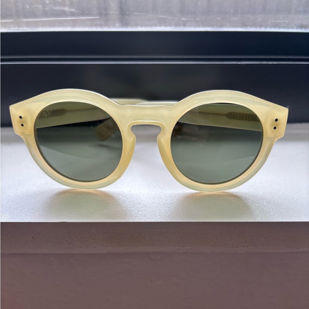 Diff Round Yellow Frame Sunglasses With Green Len… - image 1